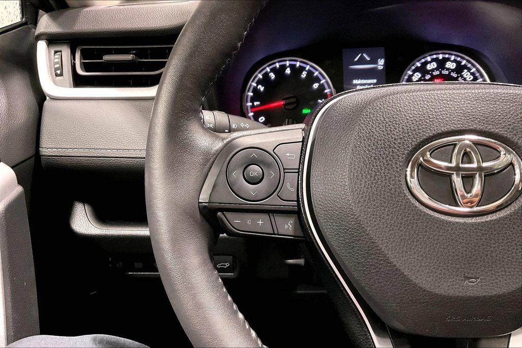 Used 2021 Toyota RAV4 XLE w/ Convenience Package AWD/4WD image 11