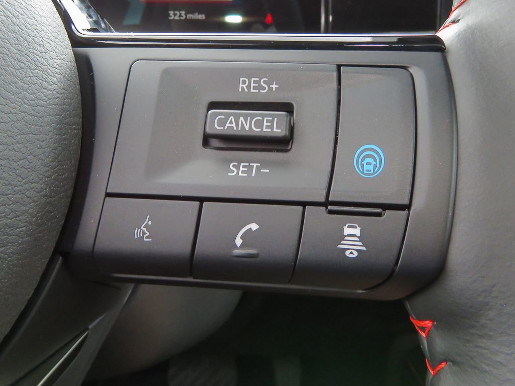 Certified 2025 Nissan Kicks SR w/ SR Premium Package AWD/4WD image 31