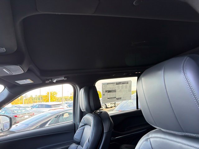 New 2027 Lincoln Navigator Reserve AWD/4WD image 16