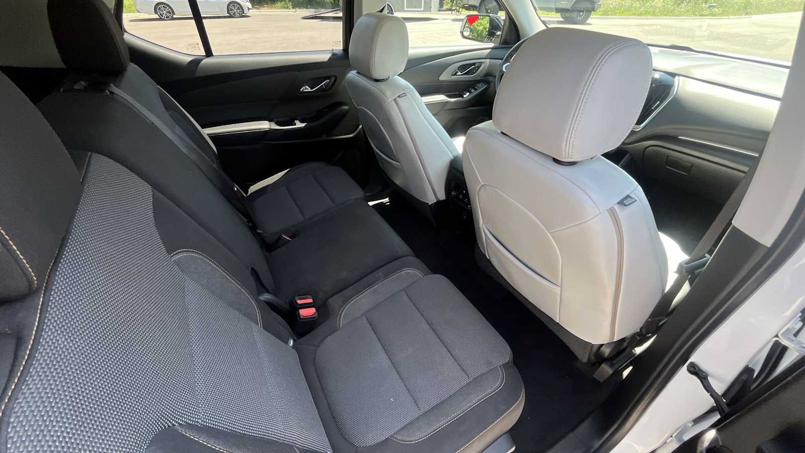 Used 2019 Chevrolet Traverse LS FWD image 12