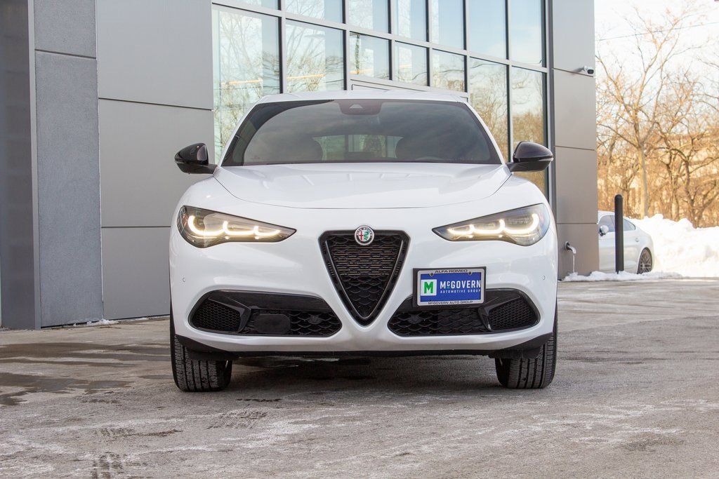 Used 2024 Alfa Romeo Stelvio Sprint image 2