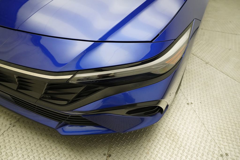 Used 2025 Hyundai Elantra Limited image 22