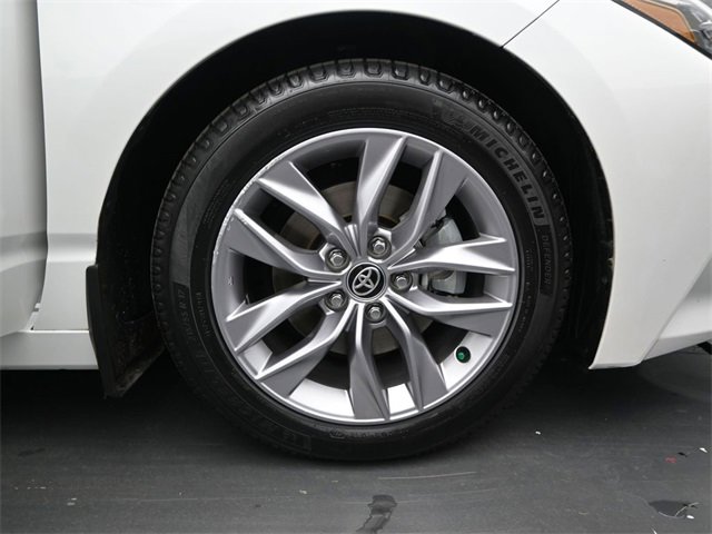 Used 2021 Toyota Avalon XLE image 20