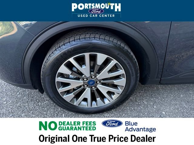 Certified 2022 Ford Escape Titanium w/ Class II Trailer Tow Package image 29