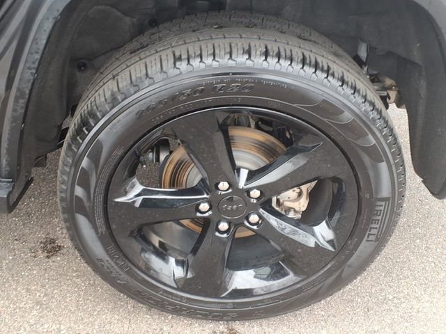 Certified 2025 Jeep Grand Cherokee Limited w/ Black Appearance Package RWD image 14