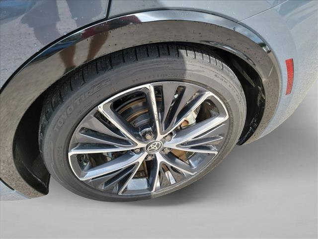 Used 2023 Toyota Prius XLE FWD image 9
