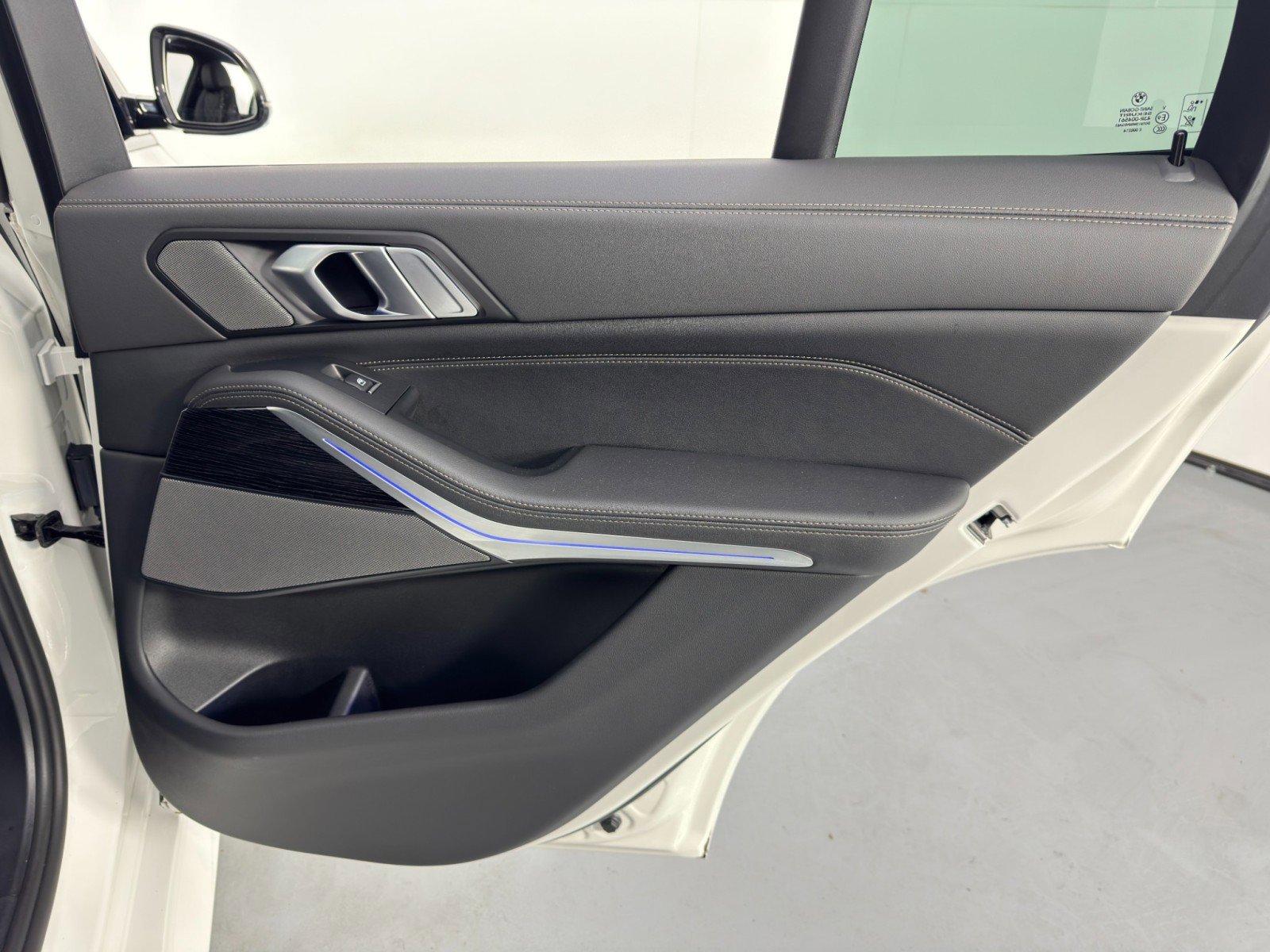 Used 2024 BMW X5 xDrive50e w/ M Sport Package image 51