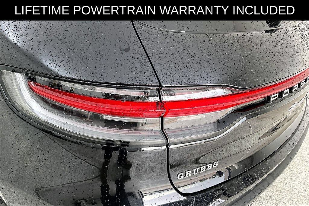 Used 2024 Porsche Macan S AWD/4WD image 39