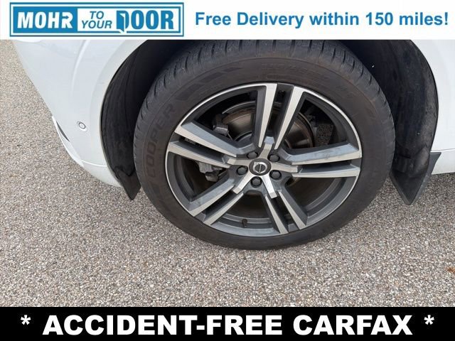 Used 2019 Volvo XC60 T5 Momentum w/ Multimedia Package image 9