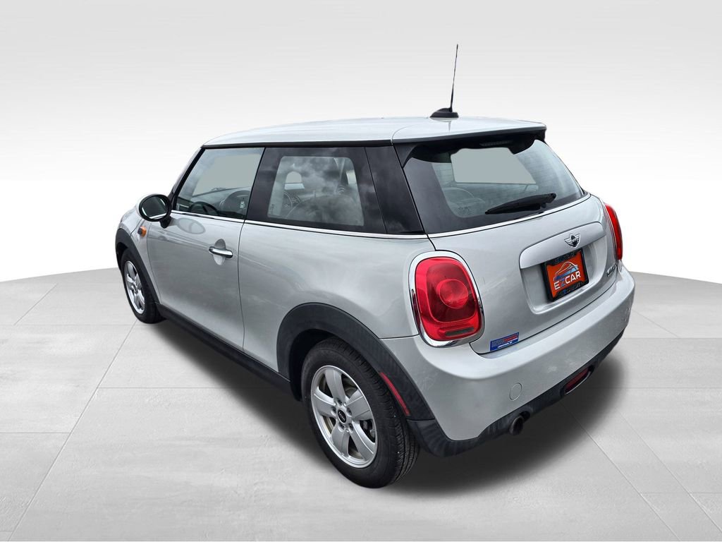 Used 2014 MINI Cooper 2-Door Hardtop image 5