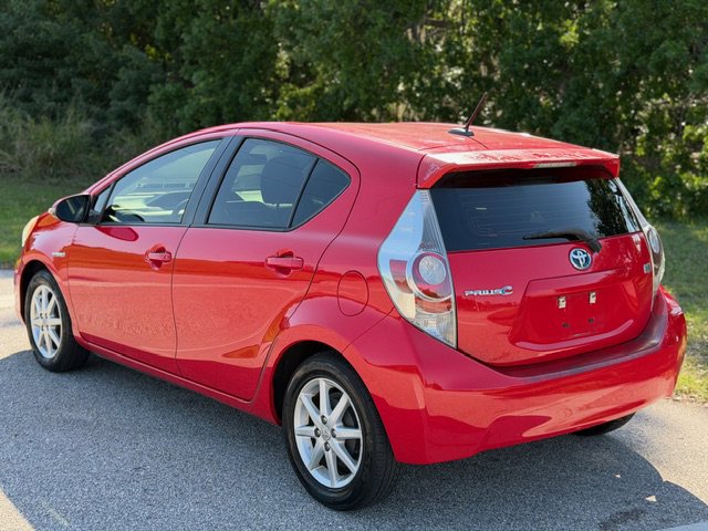 Used 2013 Toyota Prius C Three image 3