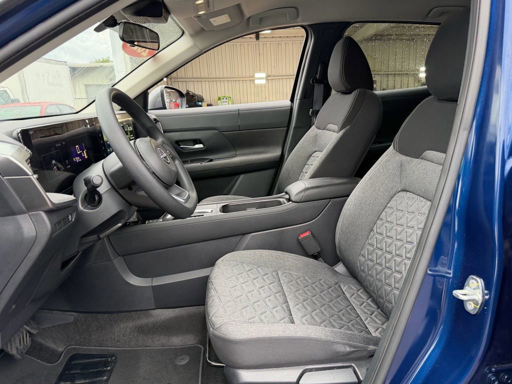 Certified 2025 Nissan Kicks SV FWD image 10