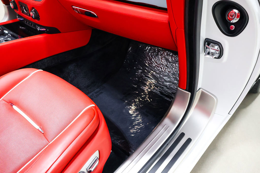 Used 2019 Rolls-Royce Dawn RWD image 52