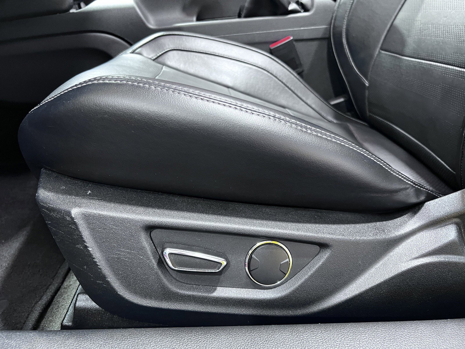 Used 2016 Ford Mustang GT Premium w/ Equipment Group 401A image 23