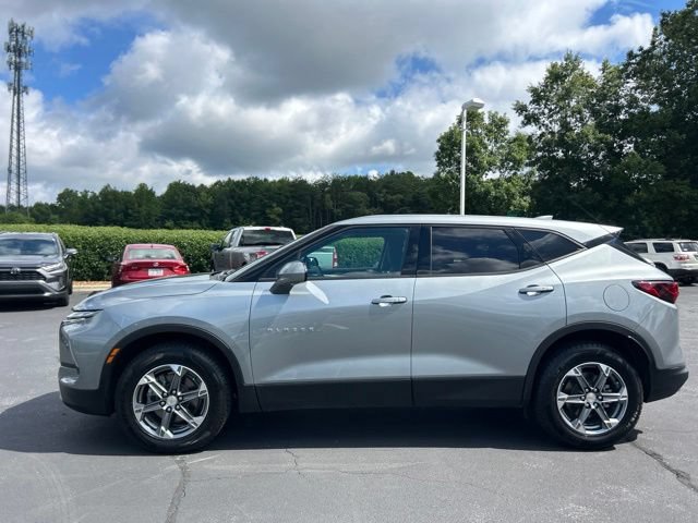 Used 2025 Chevrolet Blazer LT AWD/4WD image 12
