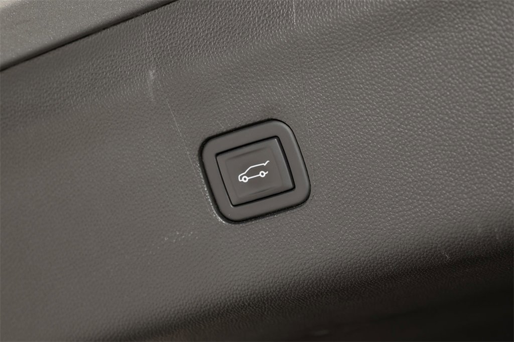 Used 2024 Buick Enclave Essence w/ Sport Touring Edition image 40