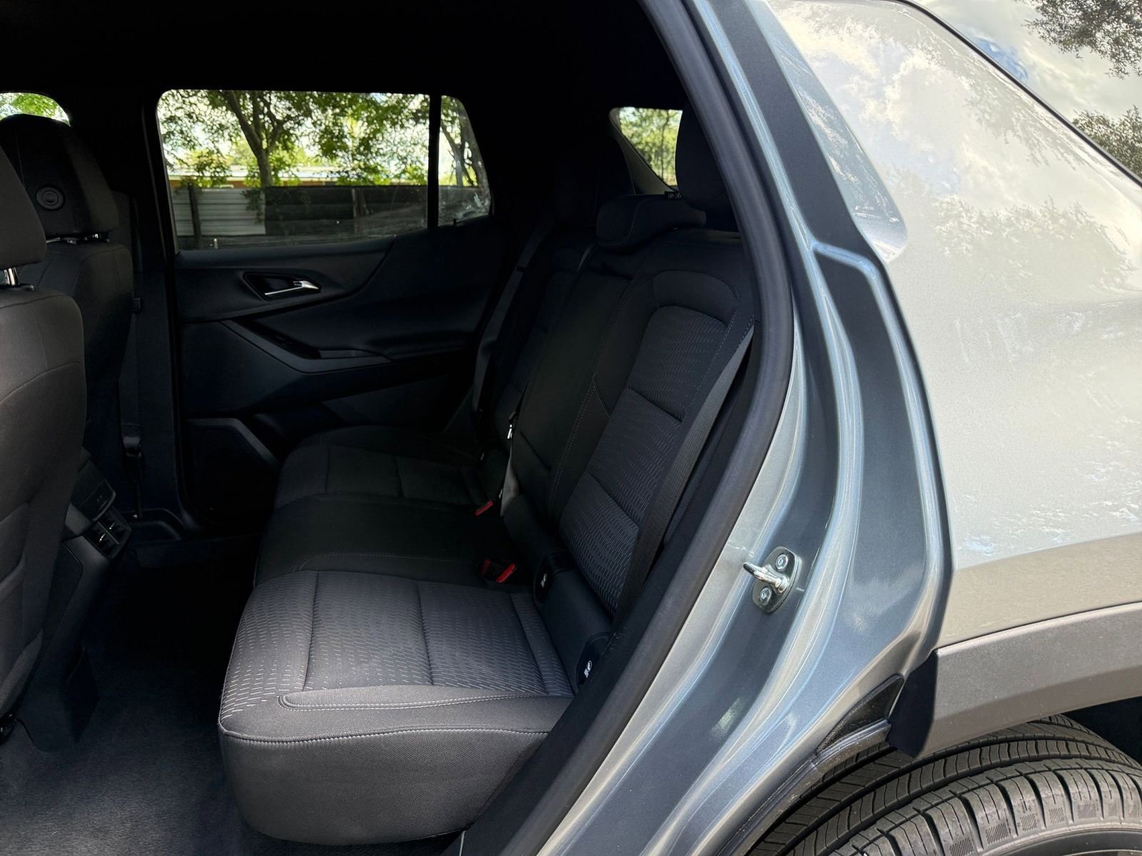 Used 2025 Chevrolet Equinox LT AWD/4WD image 37