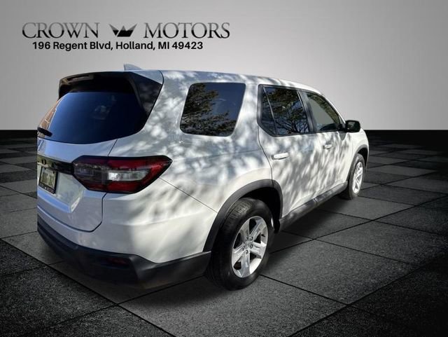 Used 2023 Honda Pilot LX image 7