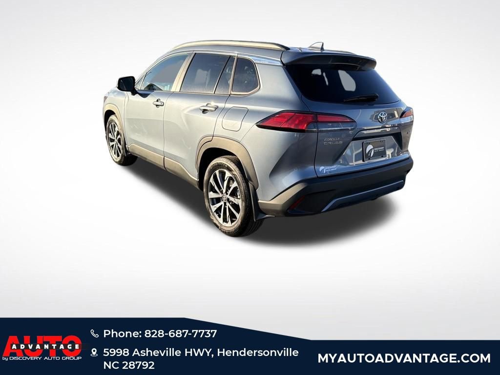 Used 2023 Toyota Corolla Cross XLE w/ Convenience Package image 8