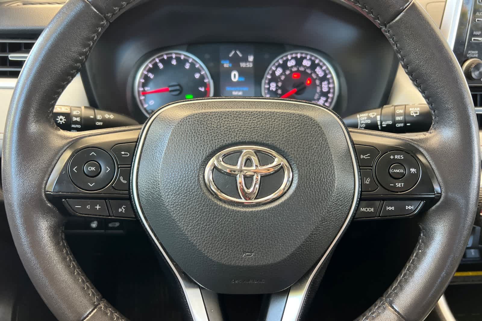 Certified 2021 Toyota RAV4 XLE Premium AWD/4WD image 26