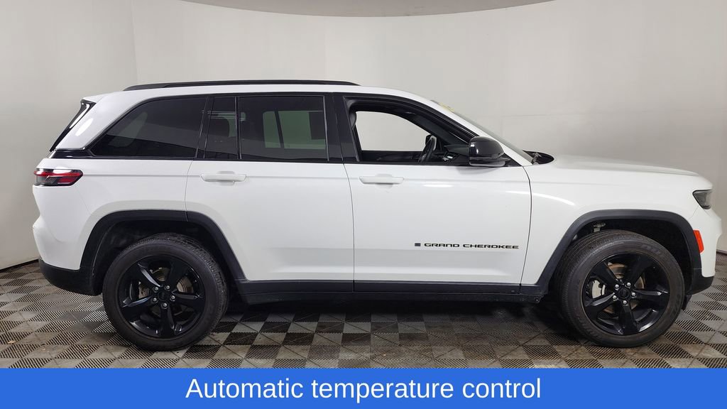 Used 2023 Jeep Grand Cherokee Altitude image 10