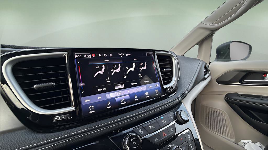 Used 2023 Chrysler Pacifica Touring-L image 30