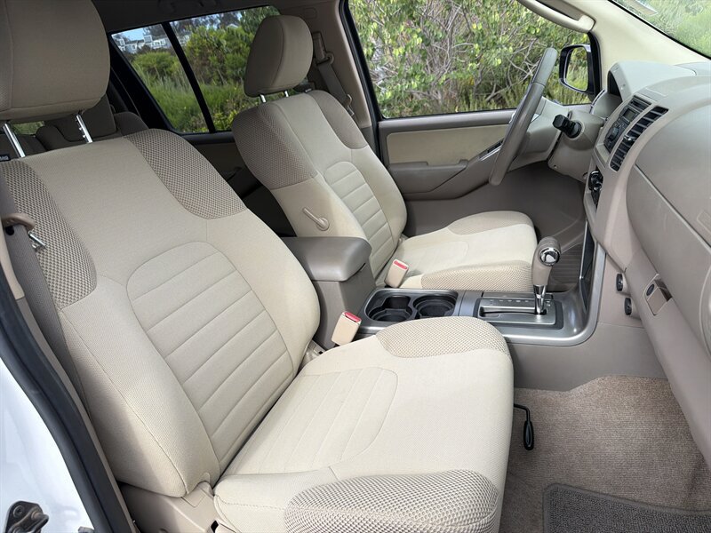 Used 2012 Nissan Pathfinder S RWD image 15