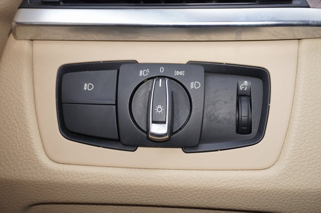 Used 2015 BMW 320i xDrive Sedan image 14