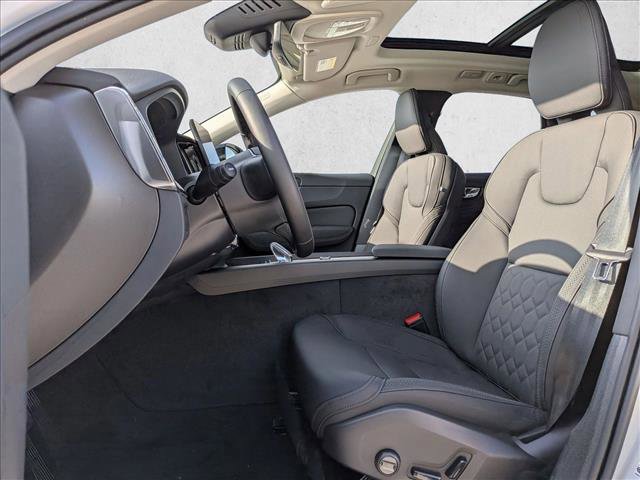 New 2026 Volvo XC60 B5 Plus w/ Climate Package PRO image 4
