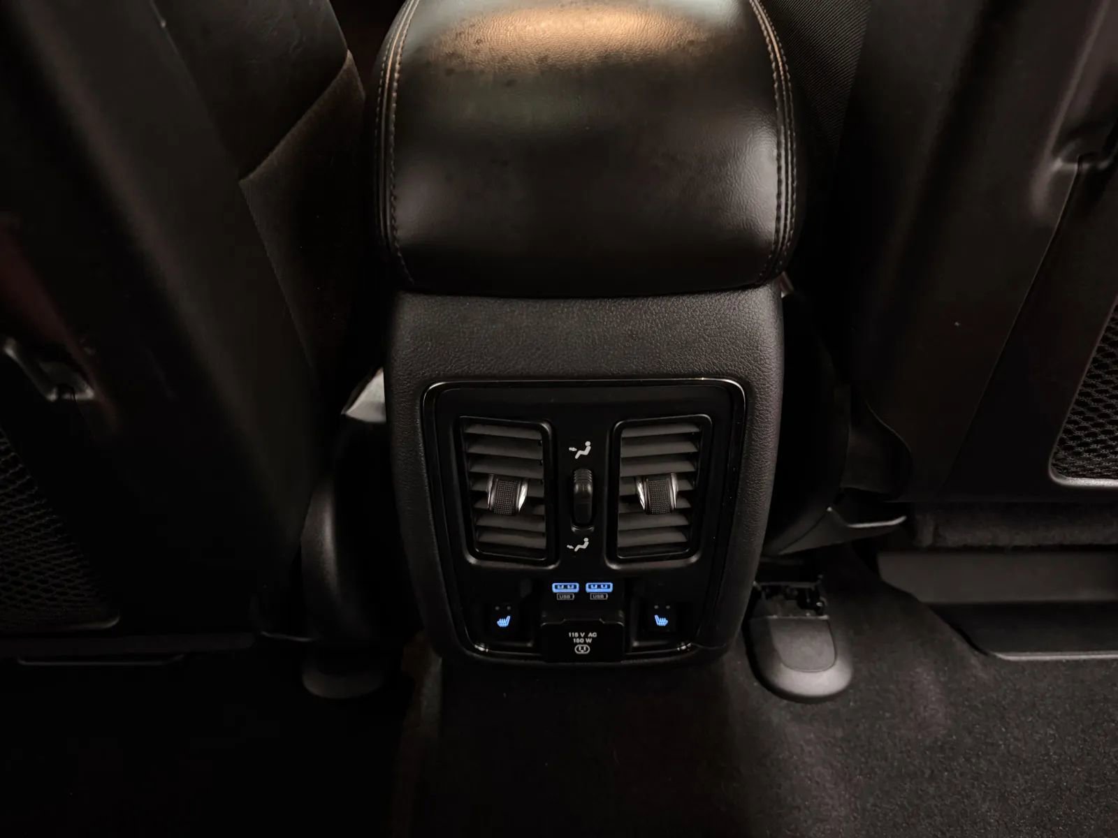 Used 2020 Jeep Grand Cherokee Limited w/ Luxury Group II image 32