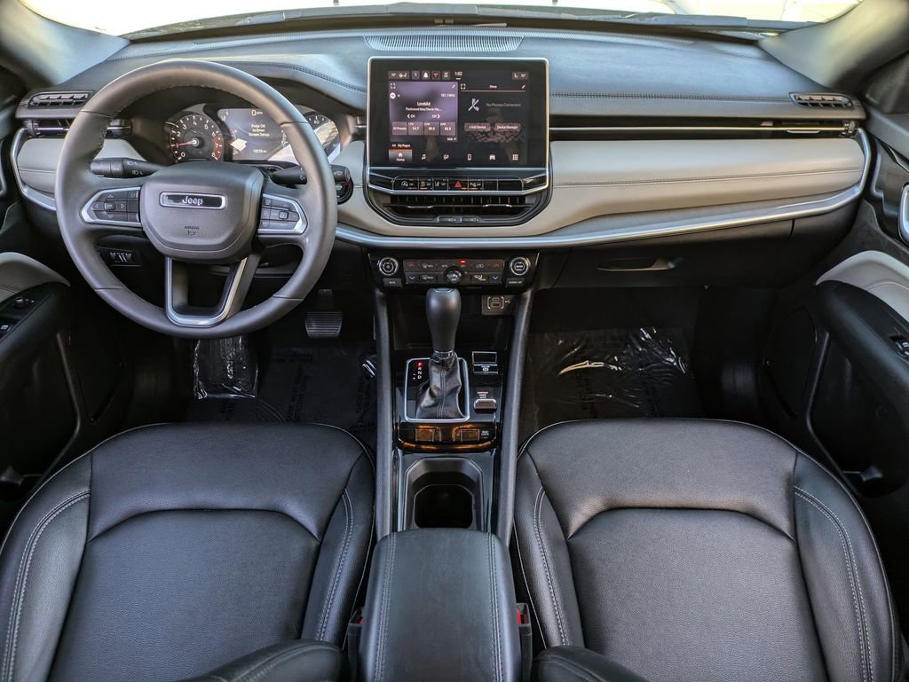 Used 2025 Jeep Compass Limited image 25