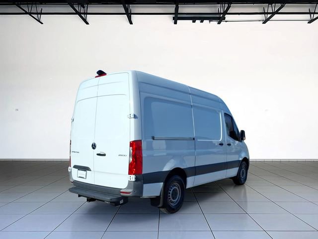 Used 2023 Mercedes-Benz Sprinter 2500 image 4