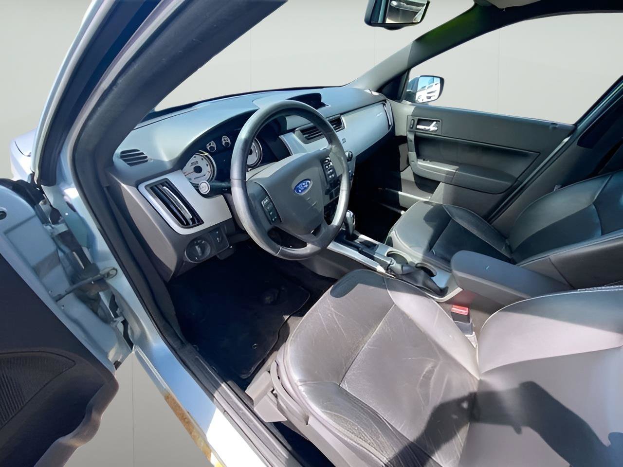 Used 2009 Ford Focus SEL FWD image 23