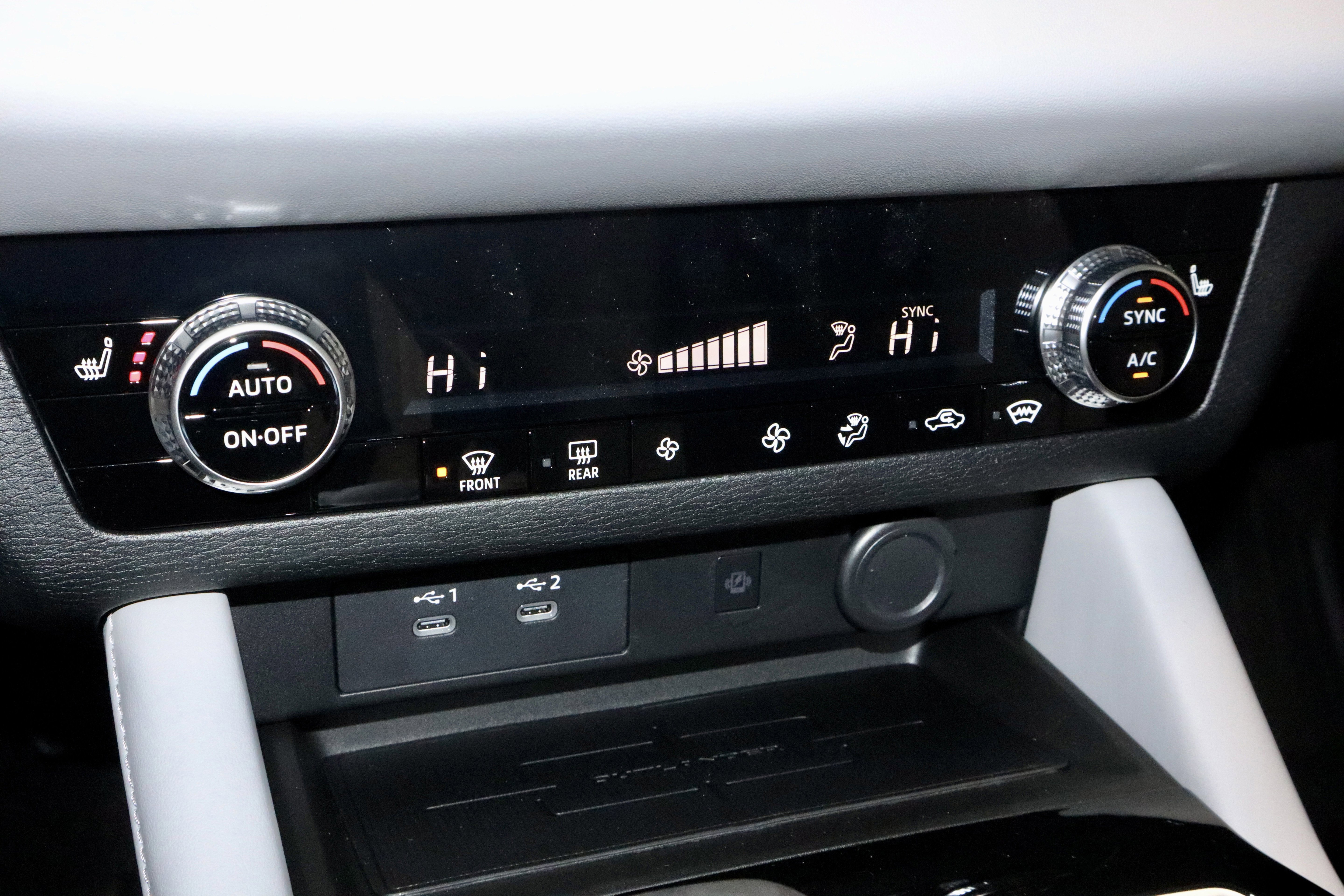 New 2025 Mitsubishi Outlander SE image 26