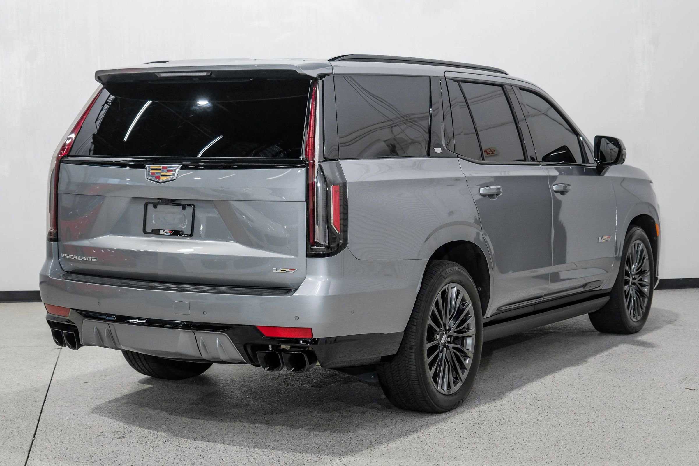Used 2023 Cadillac Escalade V image 6