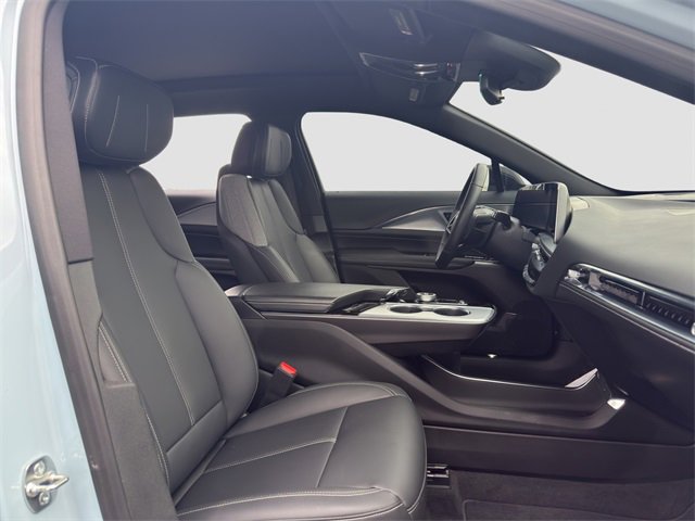 Used 2024 Cadillac Lyriq Tech image 17