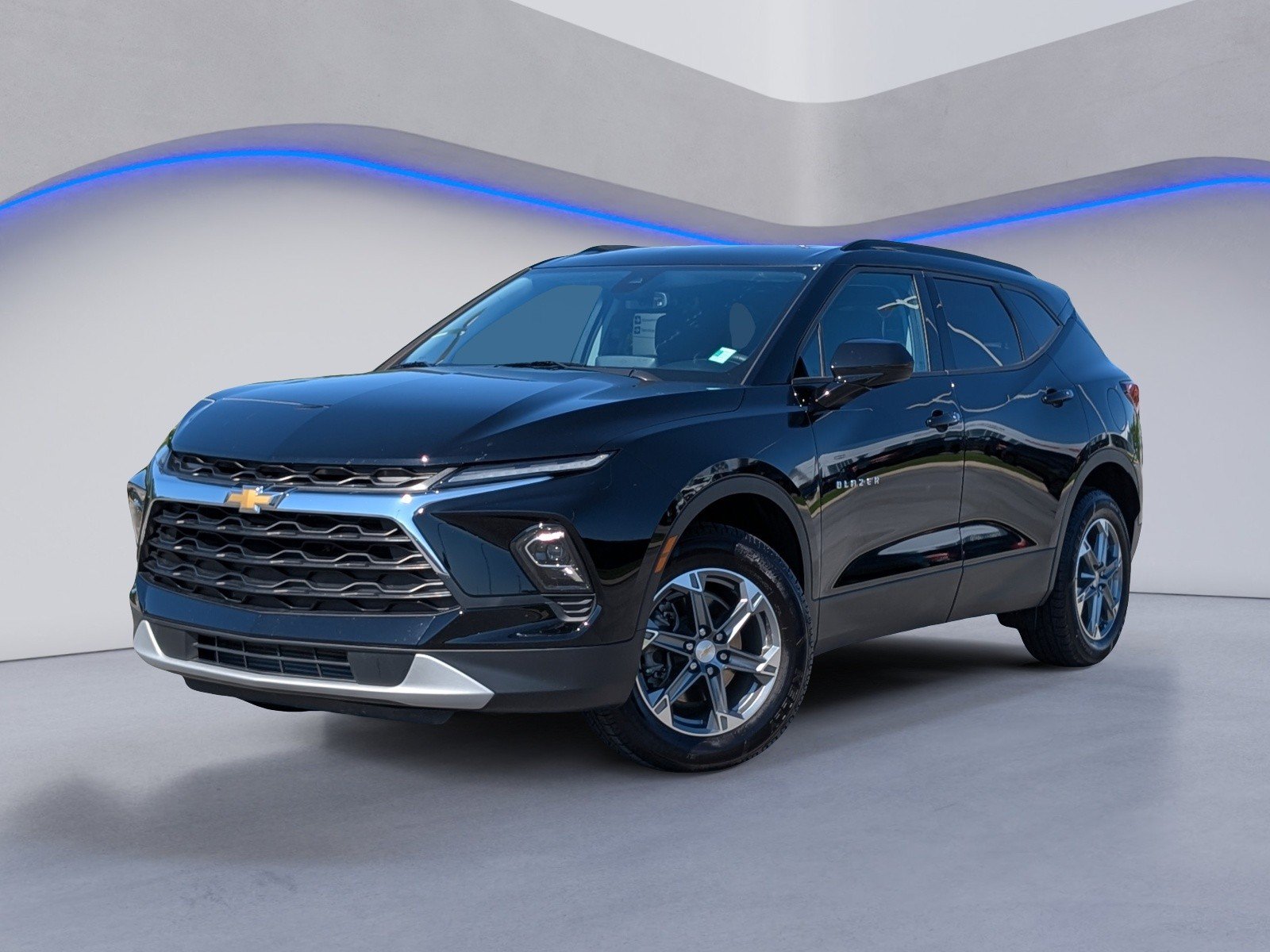 Used 2024 Chevrolet Blazer LT w/ Convenience Package FWD image 2