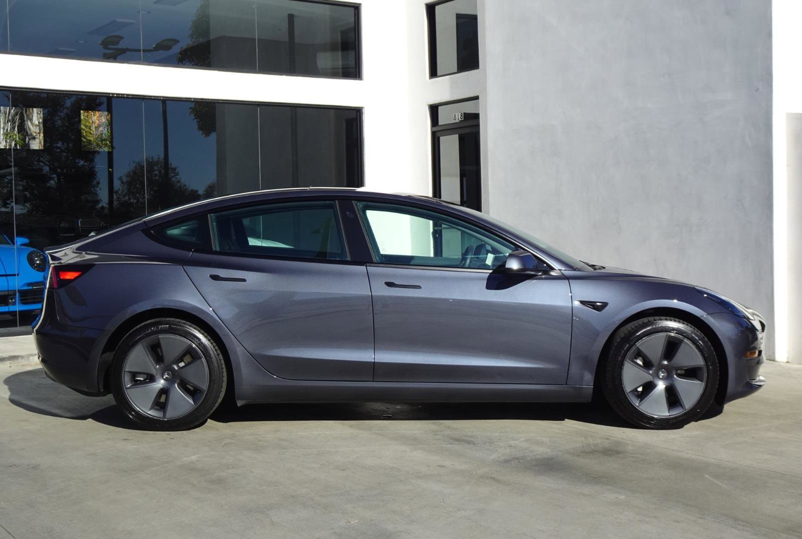 Used 2023 Tesla Model 3 Standard Range RWD image 1