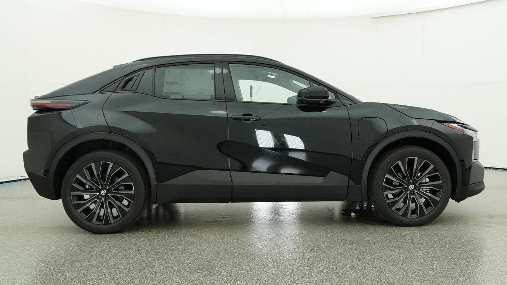 New 2026 Toyota C-HR AWD/4WD image 27