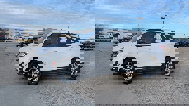 Used 2023 Chevrolet Equinox LS w/ LS Convenience Package image 5