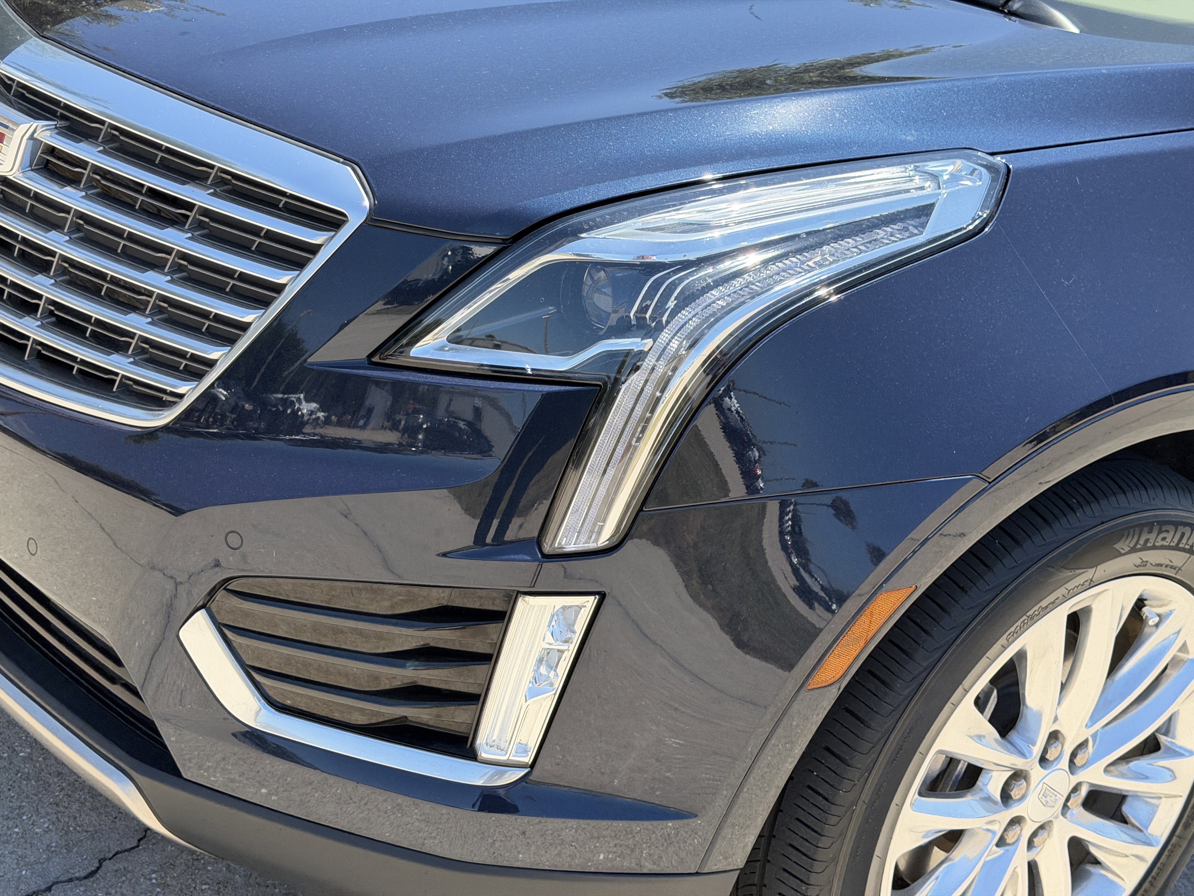 Used 2017 Cadillac XT5 Platinum AWD/4WD image 7