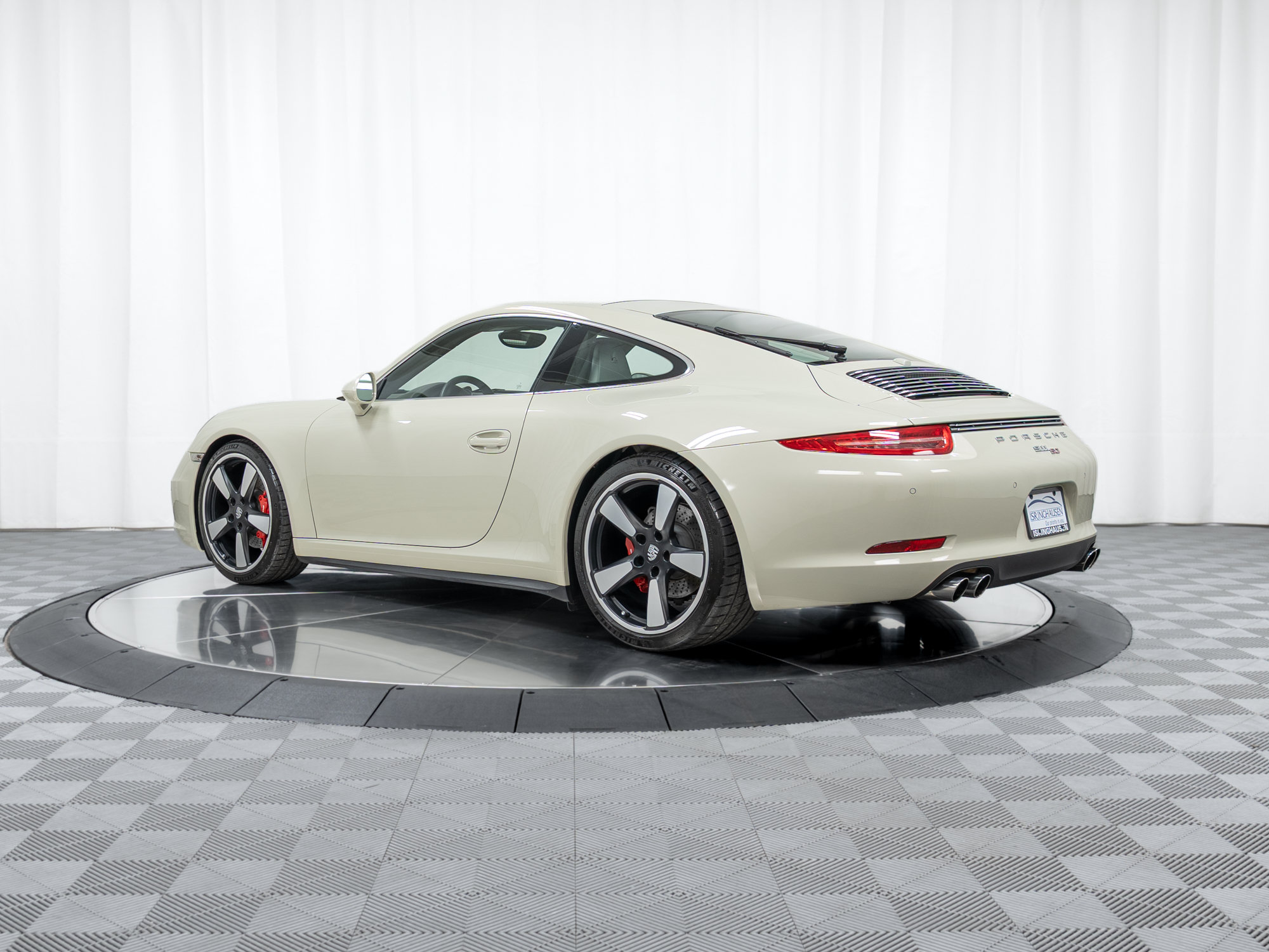 Certified 2014 Porsche 911 50th Anniversary Edition RWD image 3