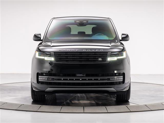 Used 2025 Land Rover Range Rover SE image 8