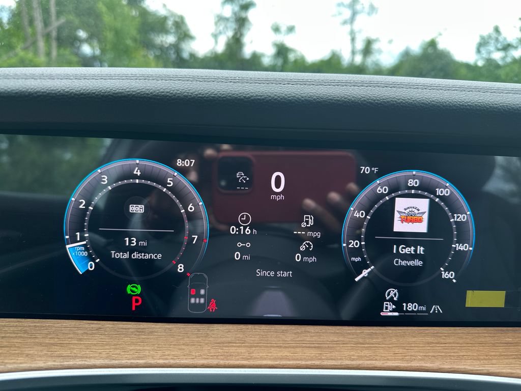 New 2026 Volkswagen Tiguan SEL R-Line AWD/4WD image 13