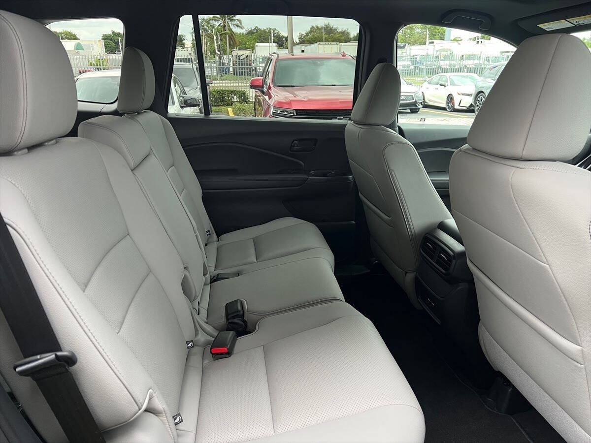 Used 2025 Honda Passport EX-L image 9