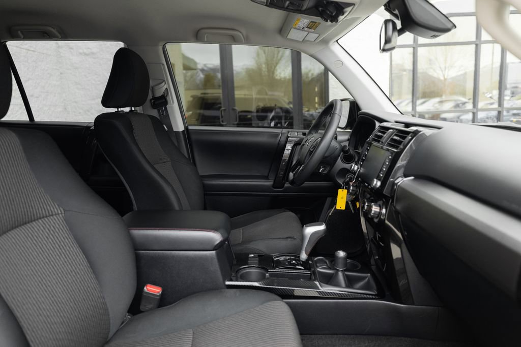 Used 2021 Toyota 4Runner TRD Off-Road AWD/4WD image 27