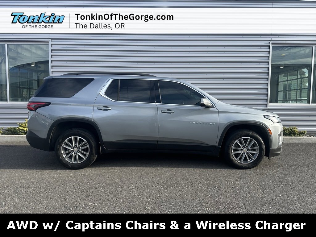 Used 2023 Chevrolet Traverse LT image 2