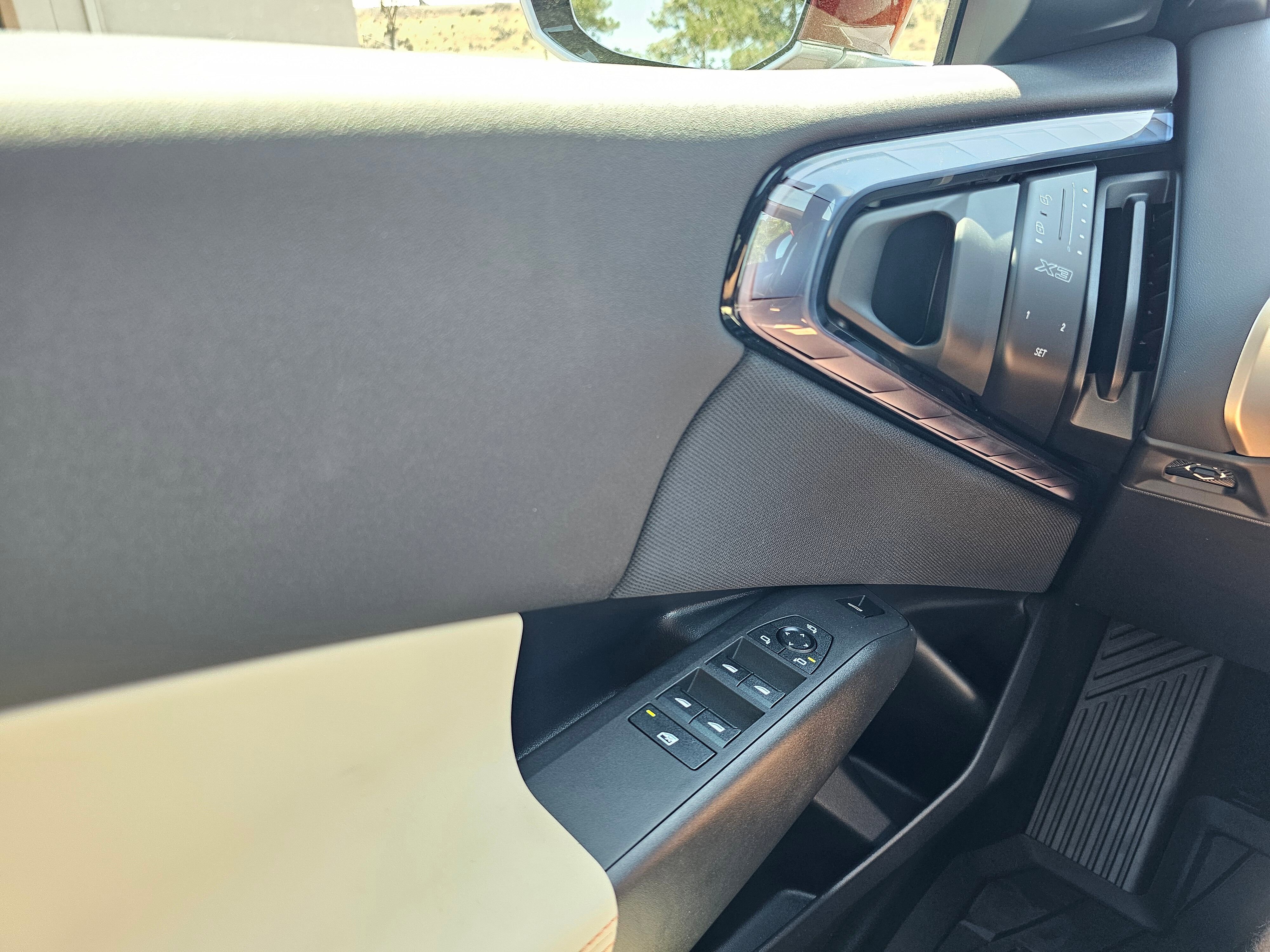 New 2025 BMW X3 xDrive30i w/ Premium Package image 28