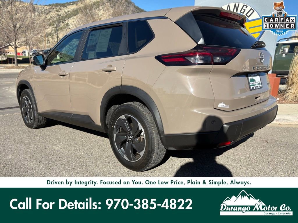 Used 2025 Nissan Rogue SV image 5