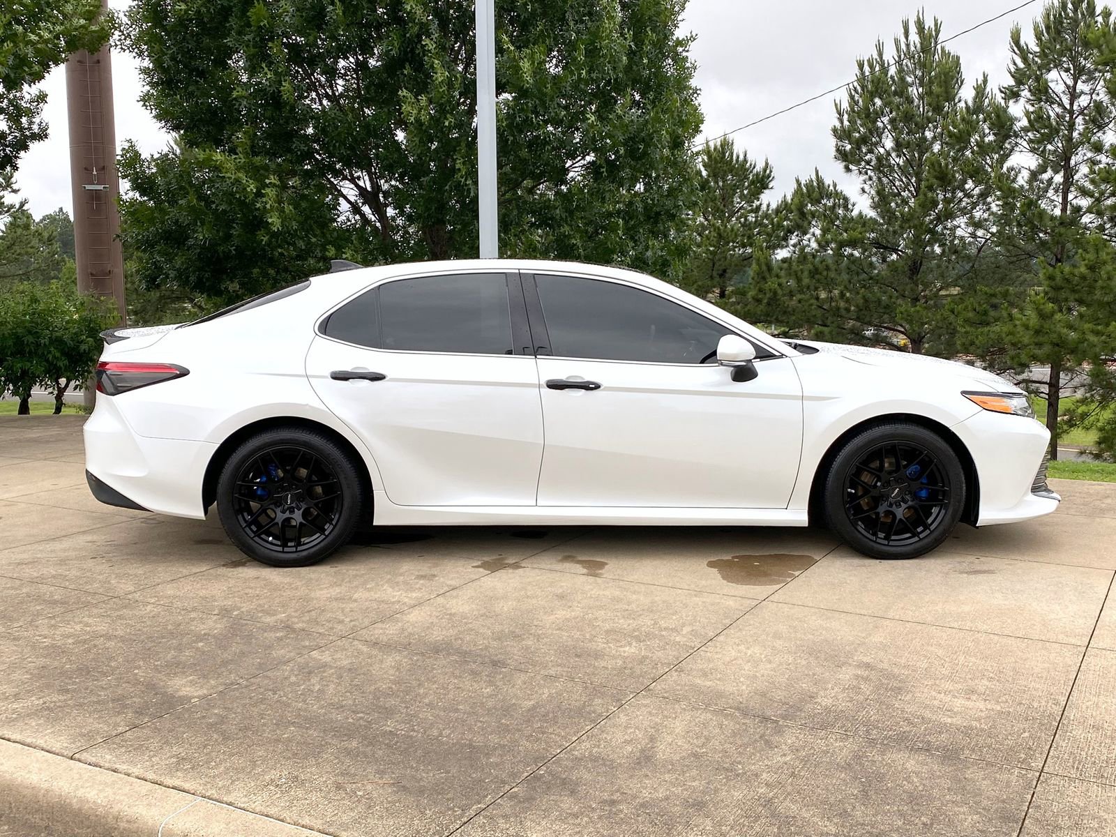 Used 2019 Toyota Camry XLE FWD image 7